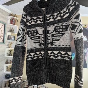 Black and White Patterned Zip-Up Sweater
